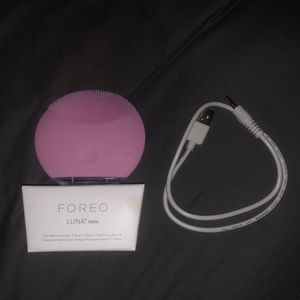 Gently Used Foreo Luna Mini